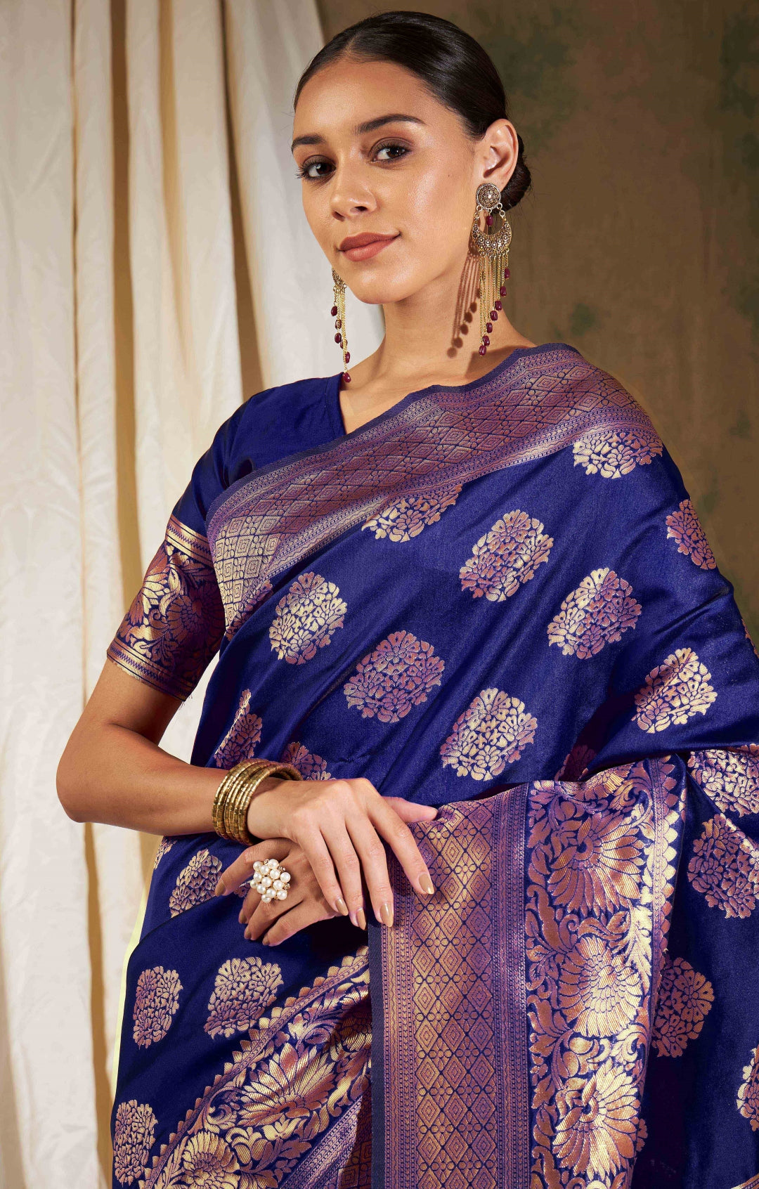 Women's Neavy Blue Colour Weaving Work Saree-CMPN18041C