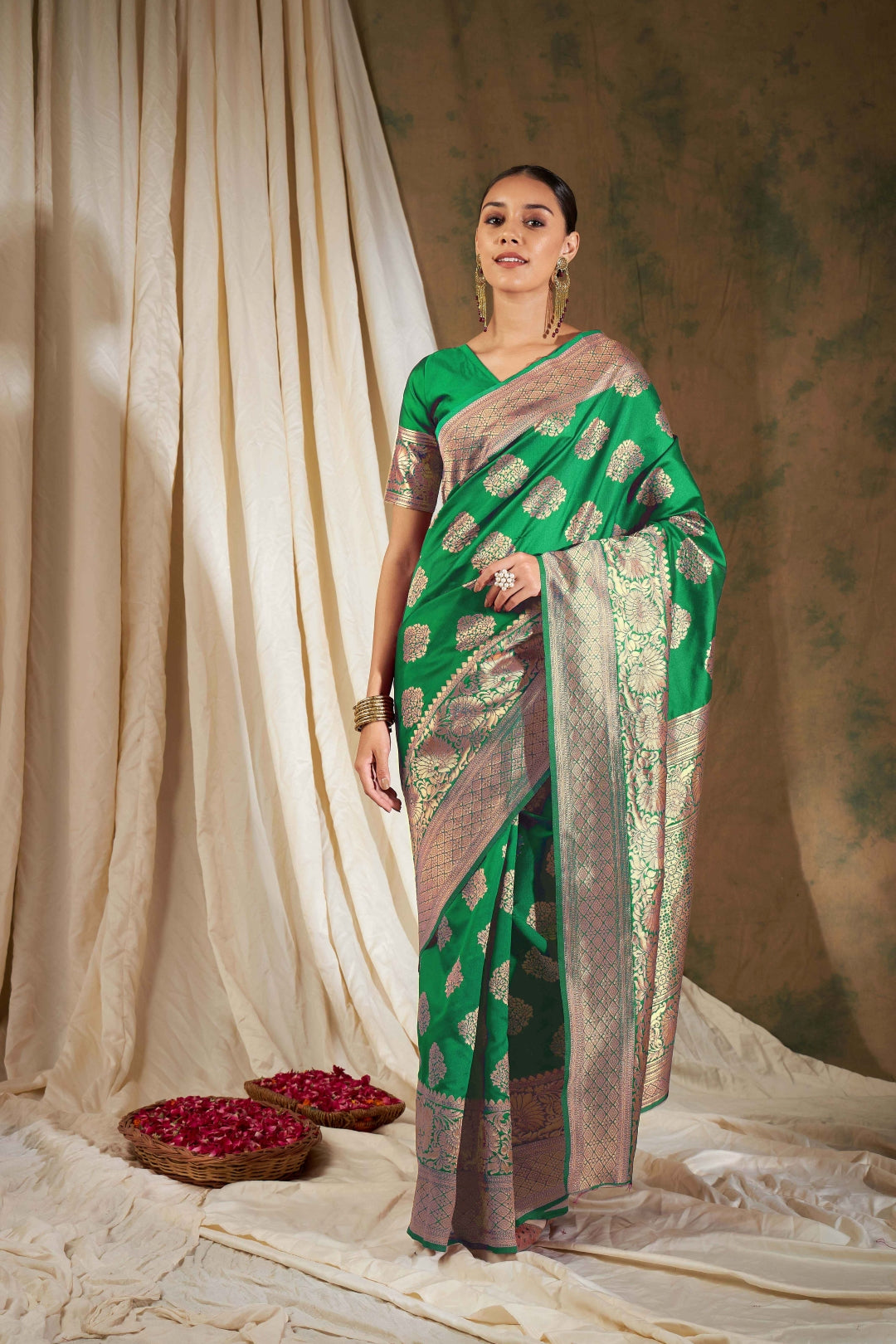 Women's Green Colour Weaving Work Saree-CMPN18041E